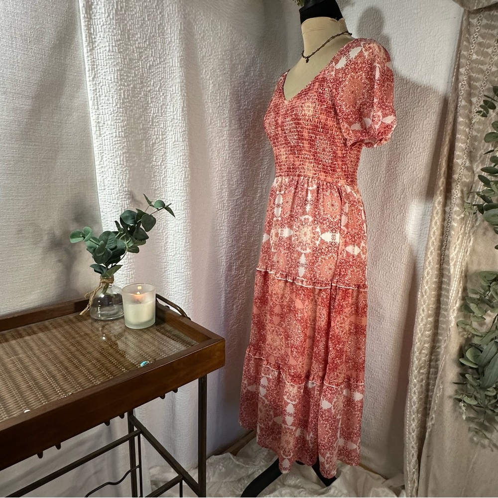 Sincerely Jules Coral and White Short Sleeve Boho Smocked V-Neck Tiered Dress/M